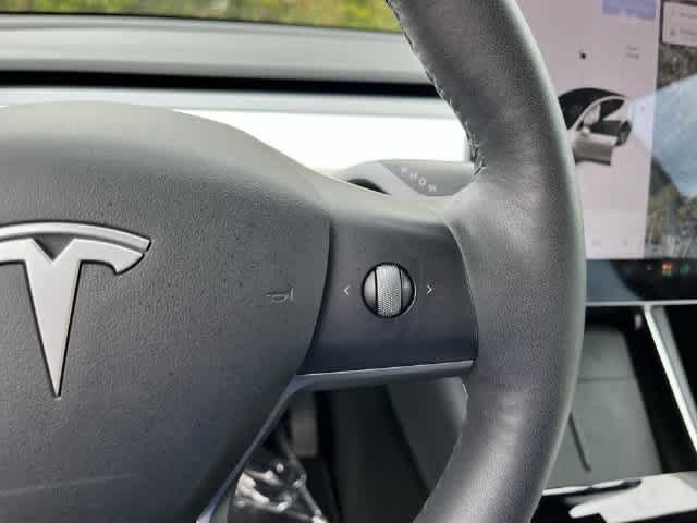 Used 2021 Tesla Model Y Long Range AWD/4WD image 23