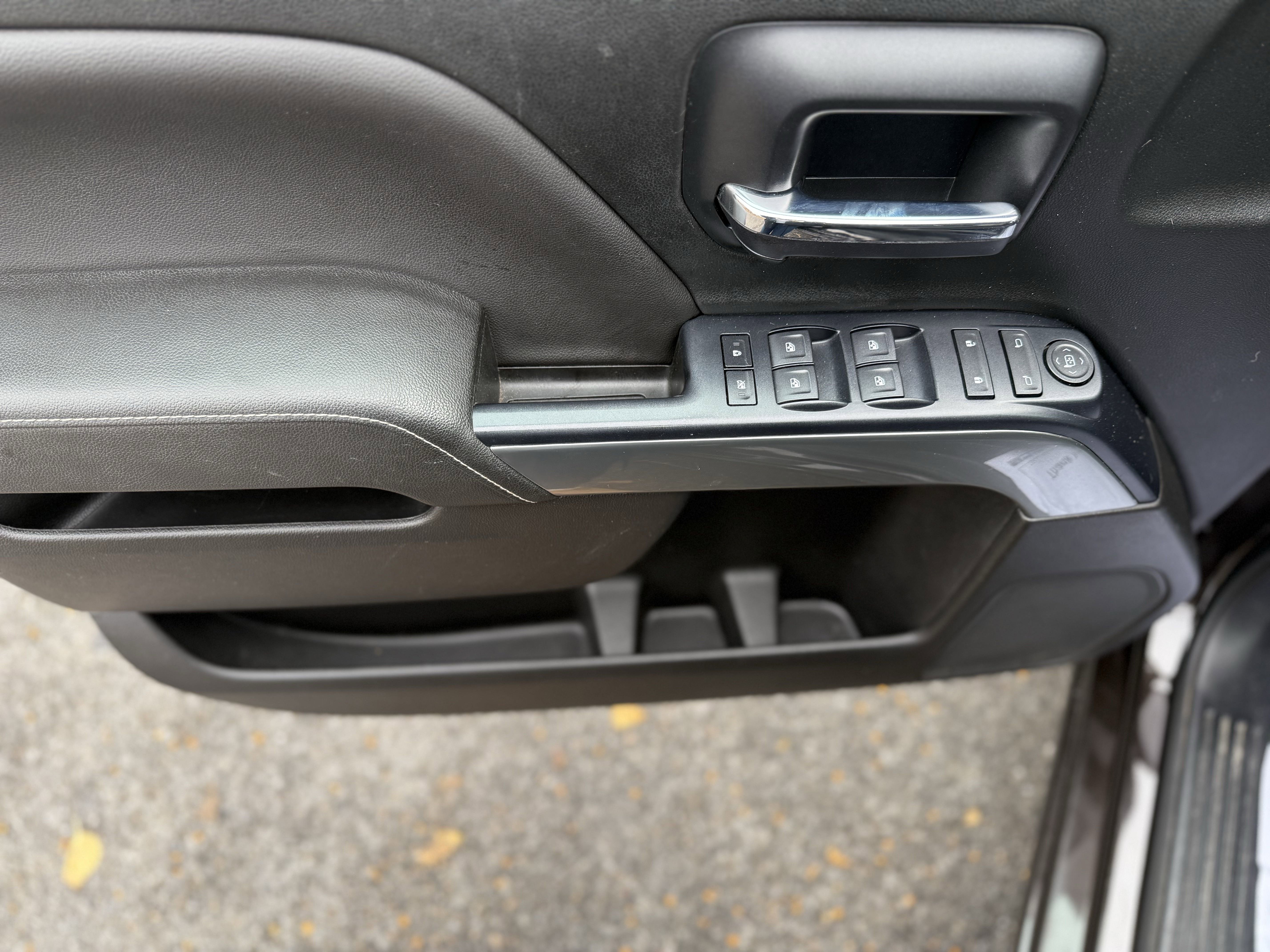 Used 2018 Chevrolet Silverado 1500 LT w/ All Star Edition image 23