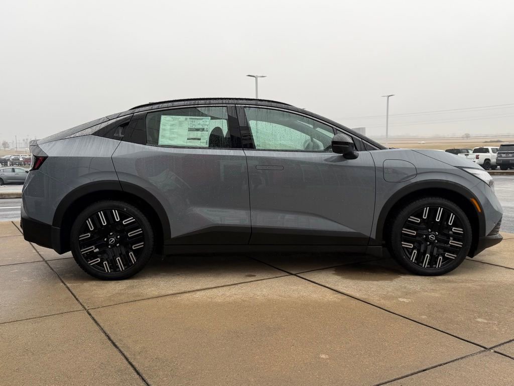 New 2026 Nissan Leaf Platinum+ w/ Cargo Package (Platinum+) FWD image 3