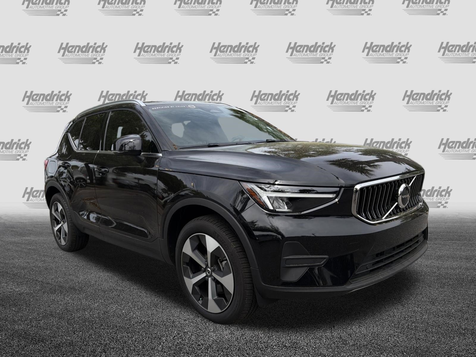 Certified 2025 Volvo XC40 B5 Core w/ Protection Package Premier image 2