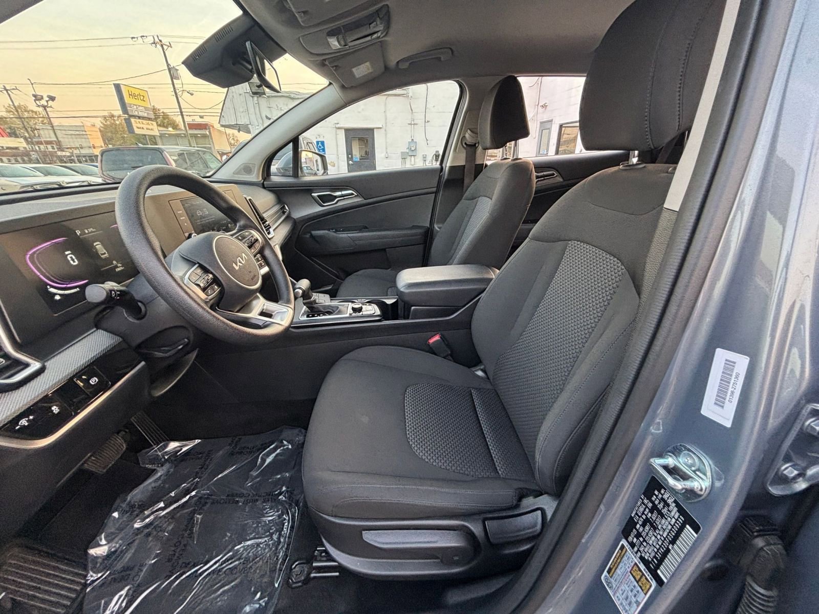 Used 2025 Kia Sportage LX image 27