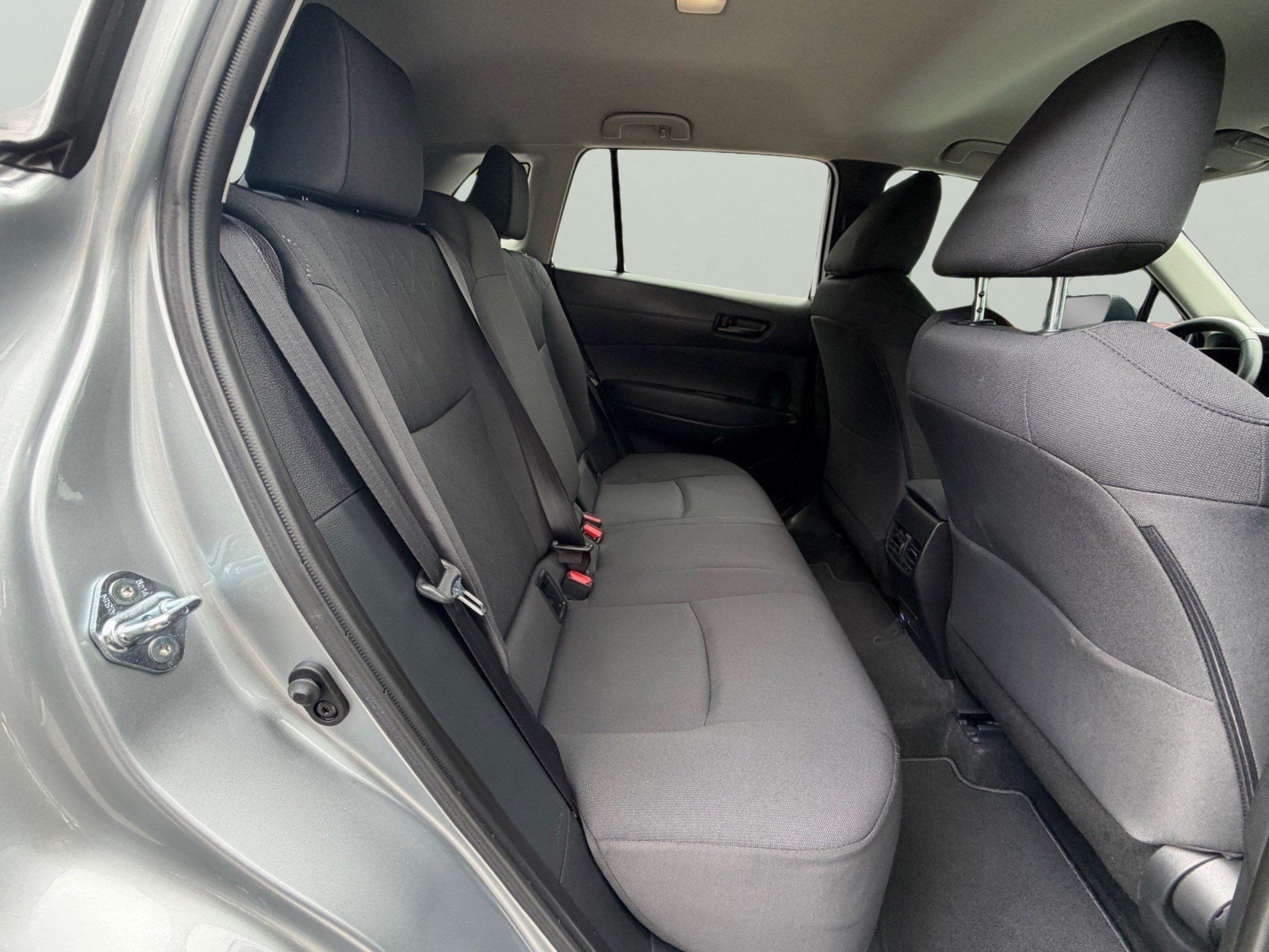 Used 2025 Toyota Corolla Cross LE FWD image 12