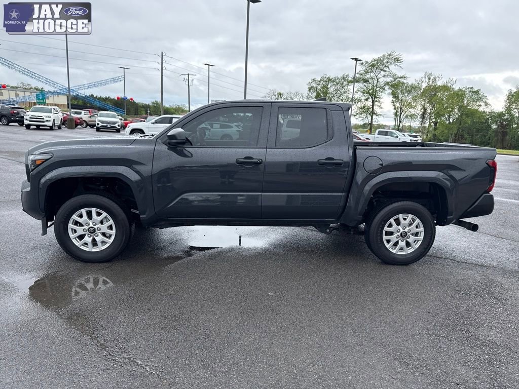 Used 2025 Toyota Tacoma SR RWD image 3