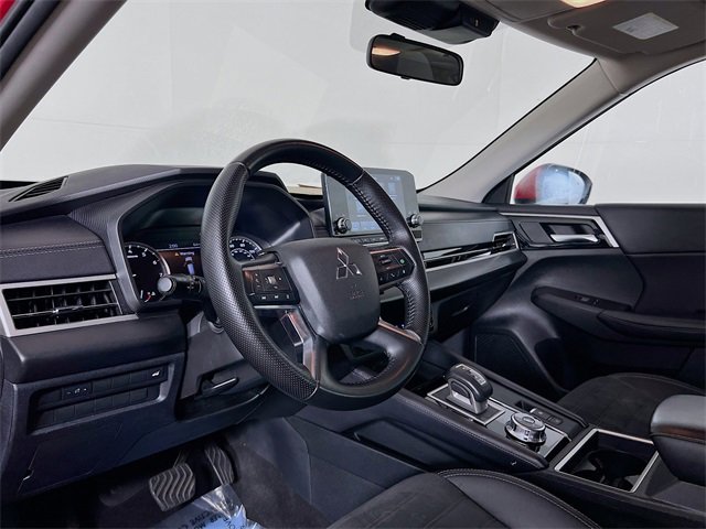 Used 2024 Mitsubishi Outlander SE image 10