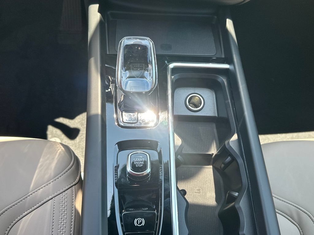 New 2026 Volvo XC60 T8 Core w/ Climate Package AWD/4WD image 18