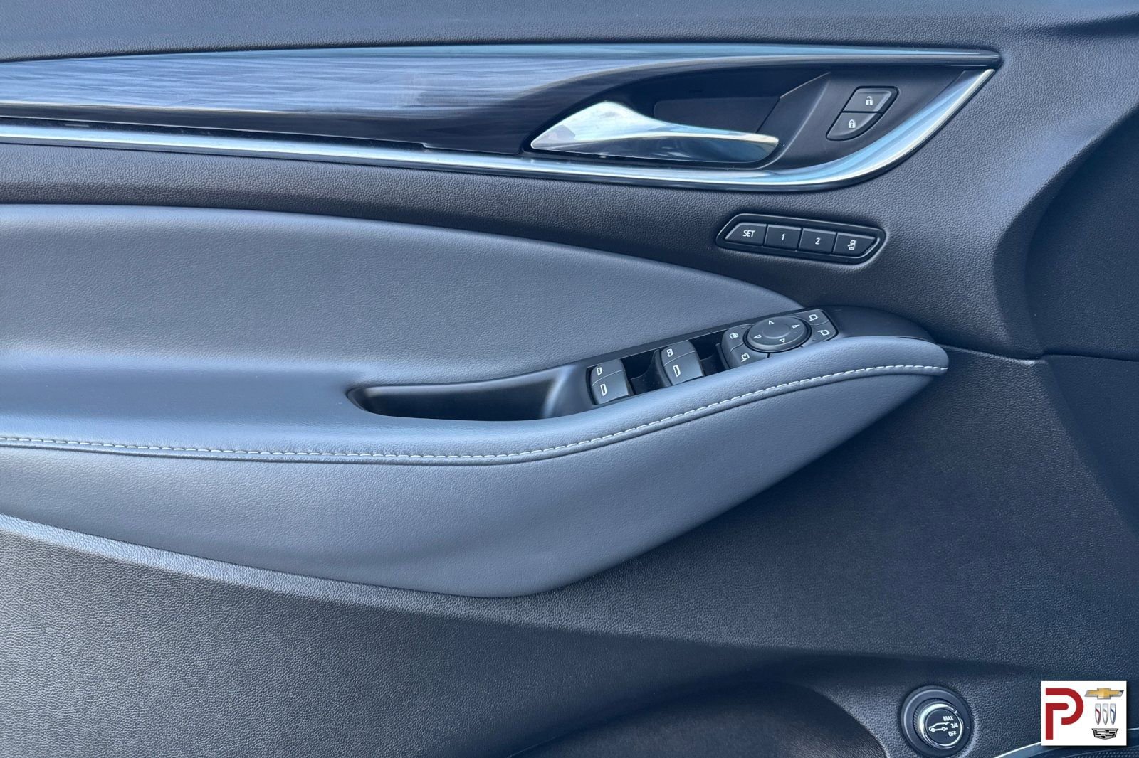 Certified 2023 Buick Enclave Premium w/ Experience Buick Package AWD/4WD image 11