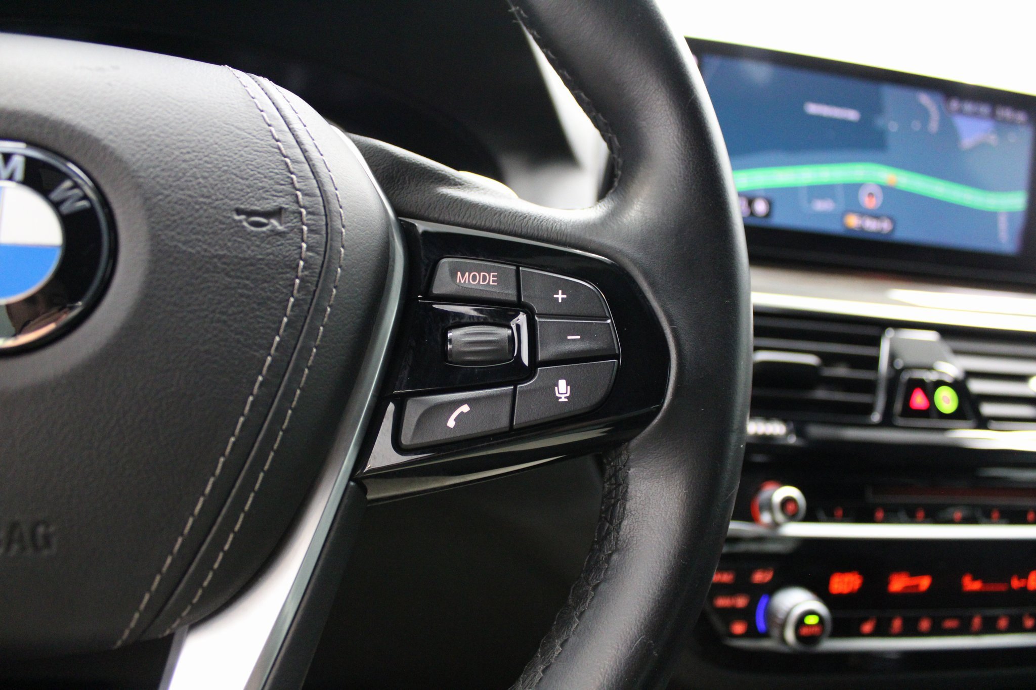 Used 2019 BMW 530i w/ Convenience Package image 37