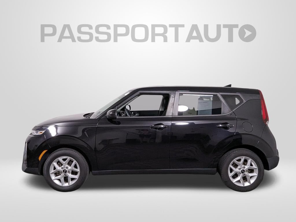 Used 2020 Kia Soul S FWD image 2