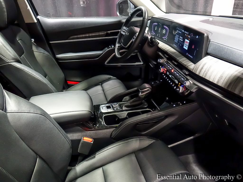Used 2025 Kia Telluride EX w/ EX Captain's Chair Package AWD/4WD image 33