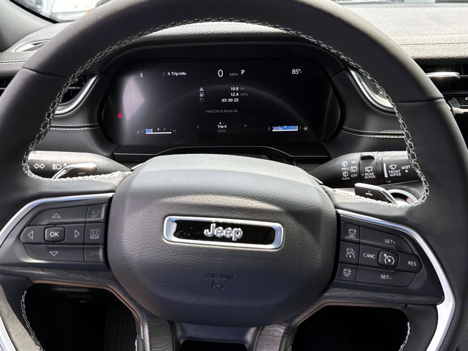 New 2025 Jeep Grand Cherokee Limited image 10