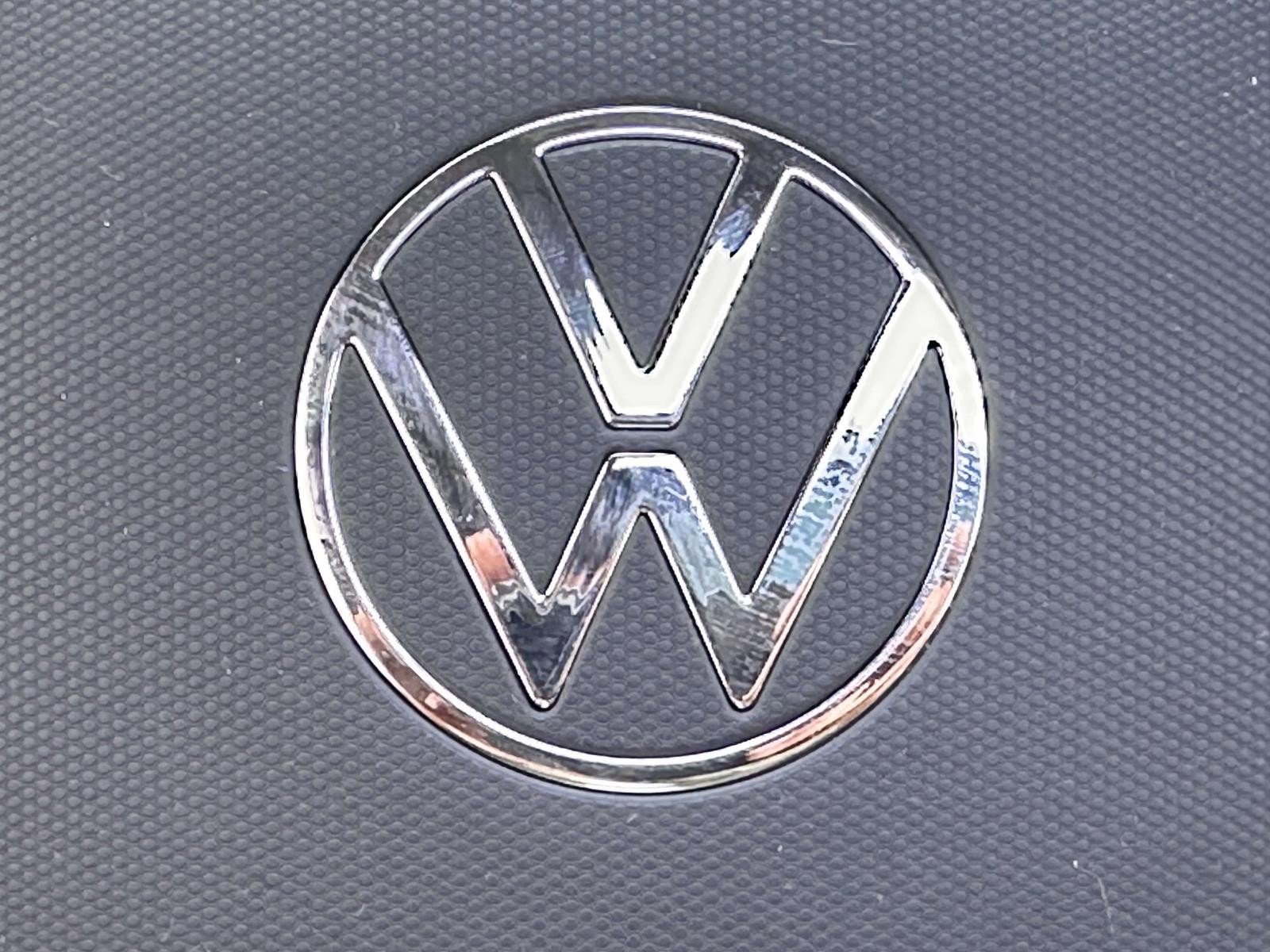 Used 2022 Volkswagen Tiguan SE w/ Panoramic Sunroof Package AWD/4WD image 26