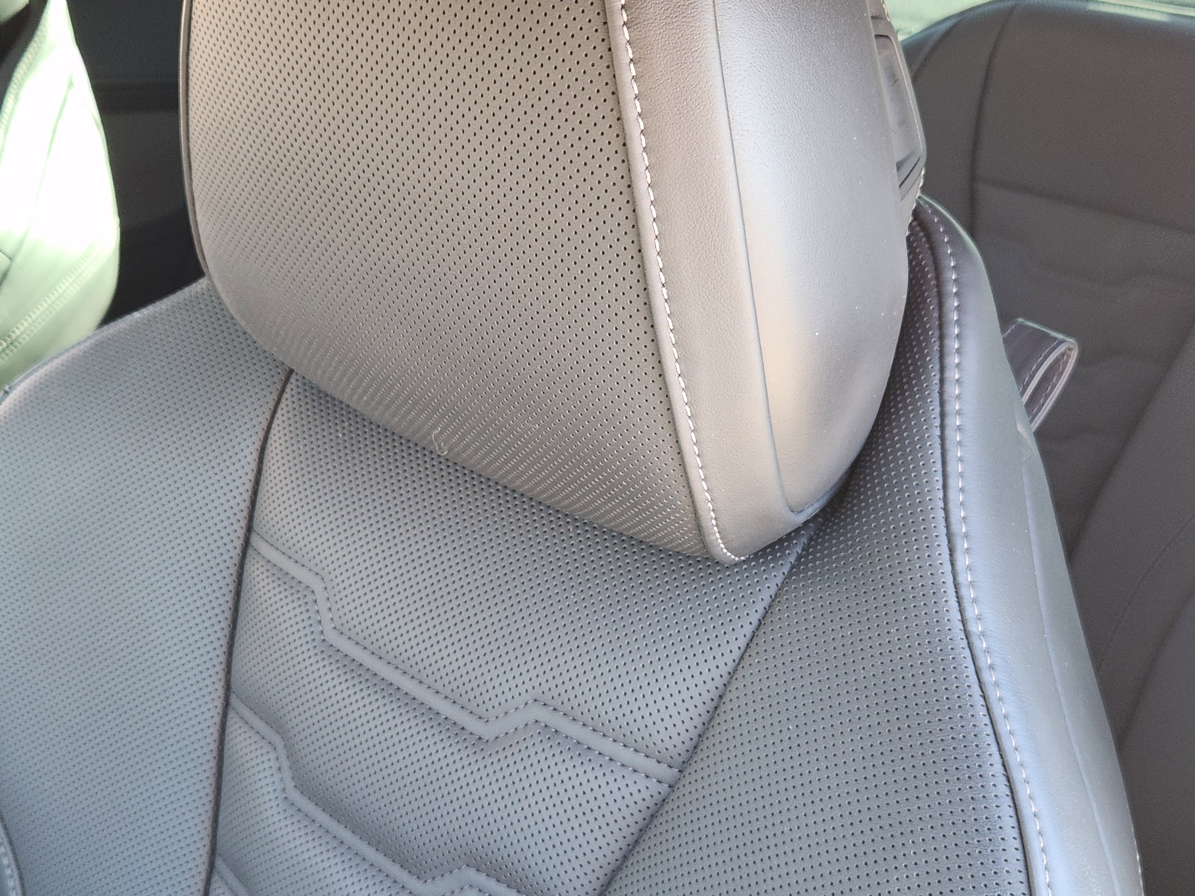 Used 2024 BMW M850i xDrive image 18