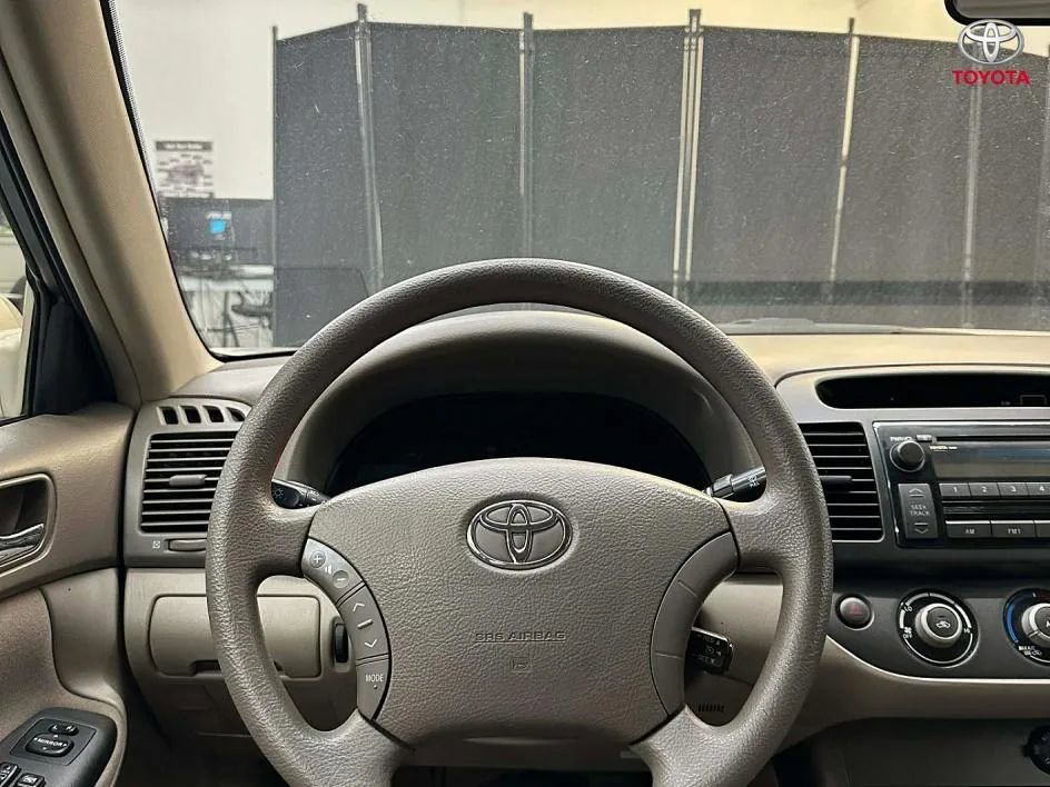 Used 2005 Toyota Camry LE image 10