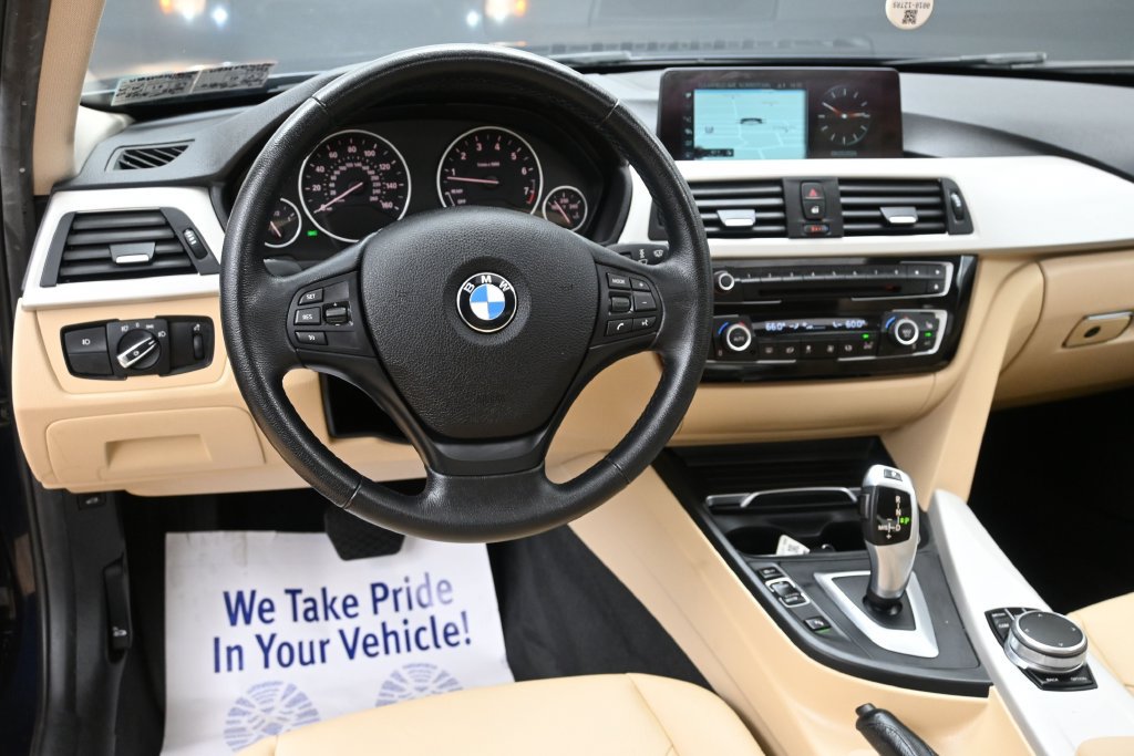 Used 2017 BMW 320i xDrive Sedan AWD/4WD image 21