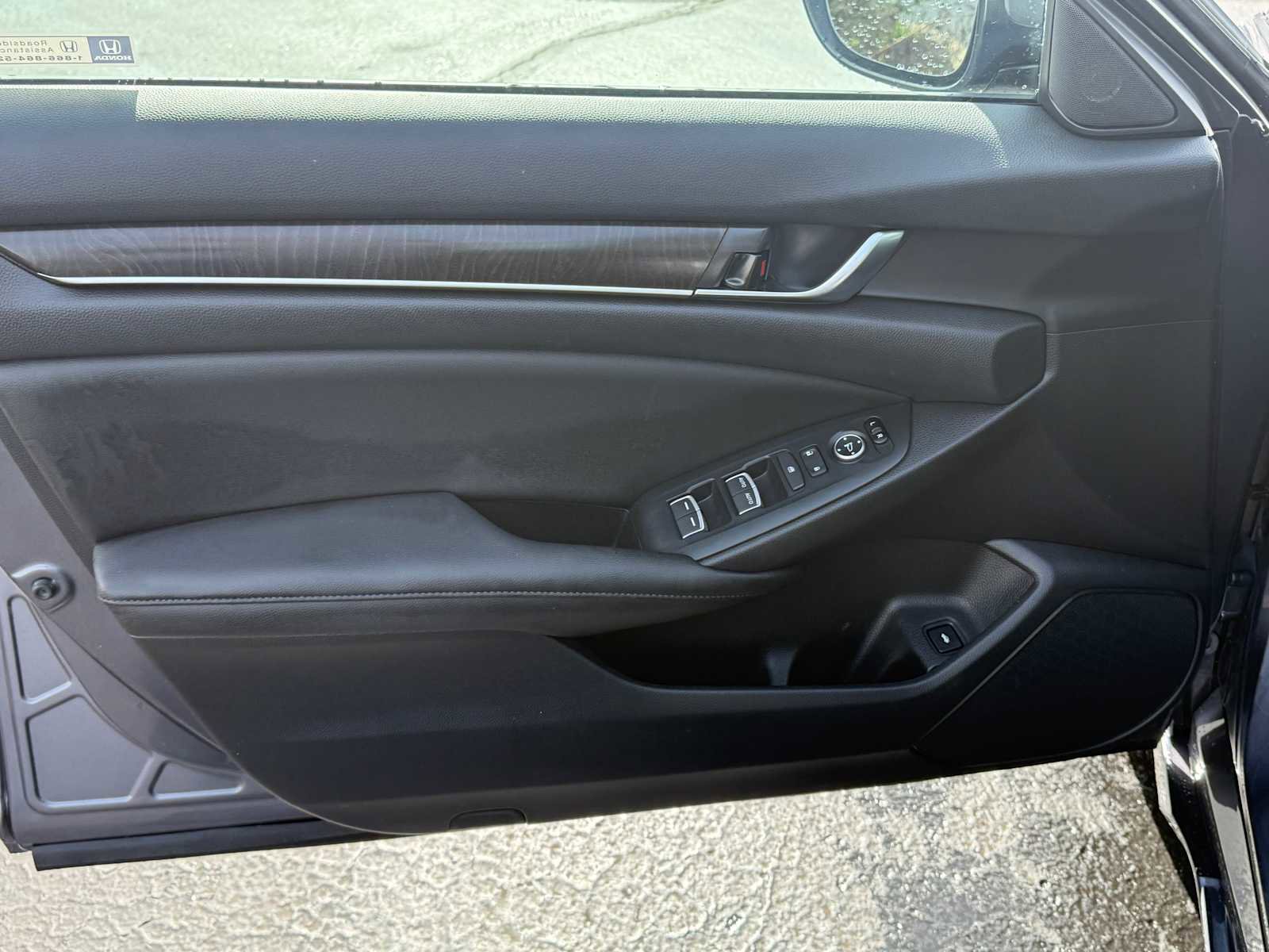 Used 2020 Honda Accord EX image 11
