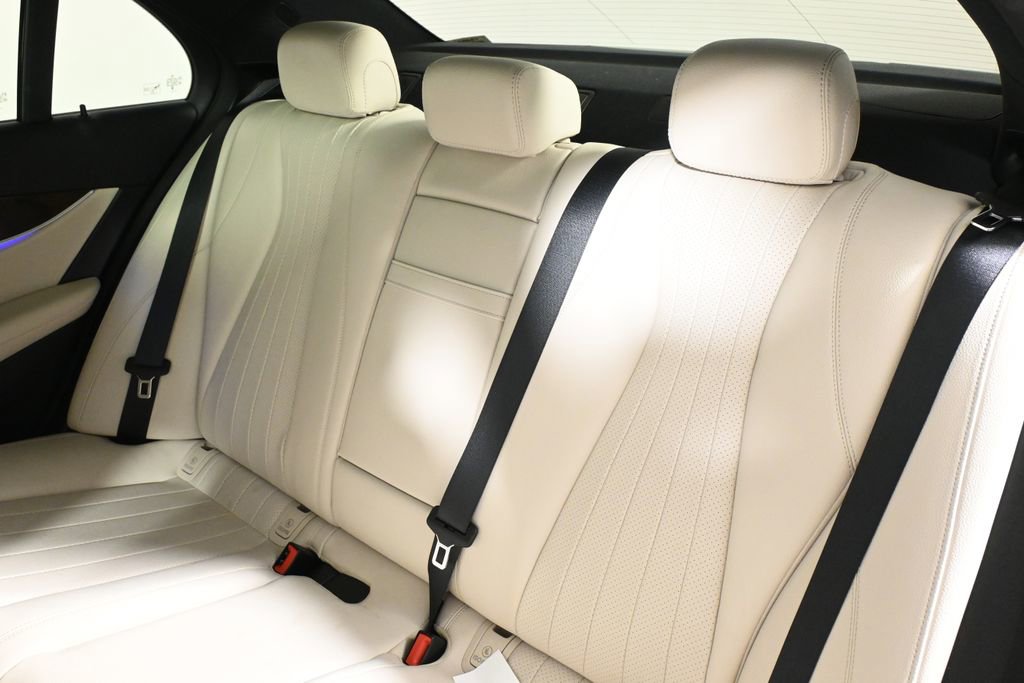 Used 2023 Mercedes-Benz E 450 4MATIC Sedan image 4