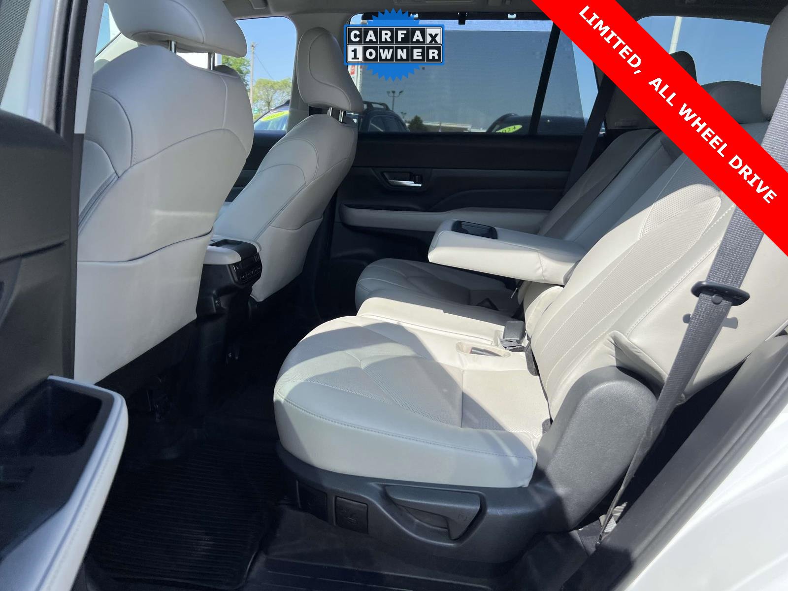 Used 2024 Toyota Grand Highlander Limited image 10