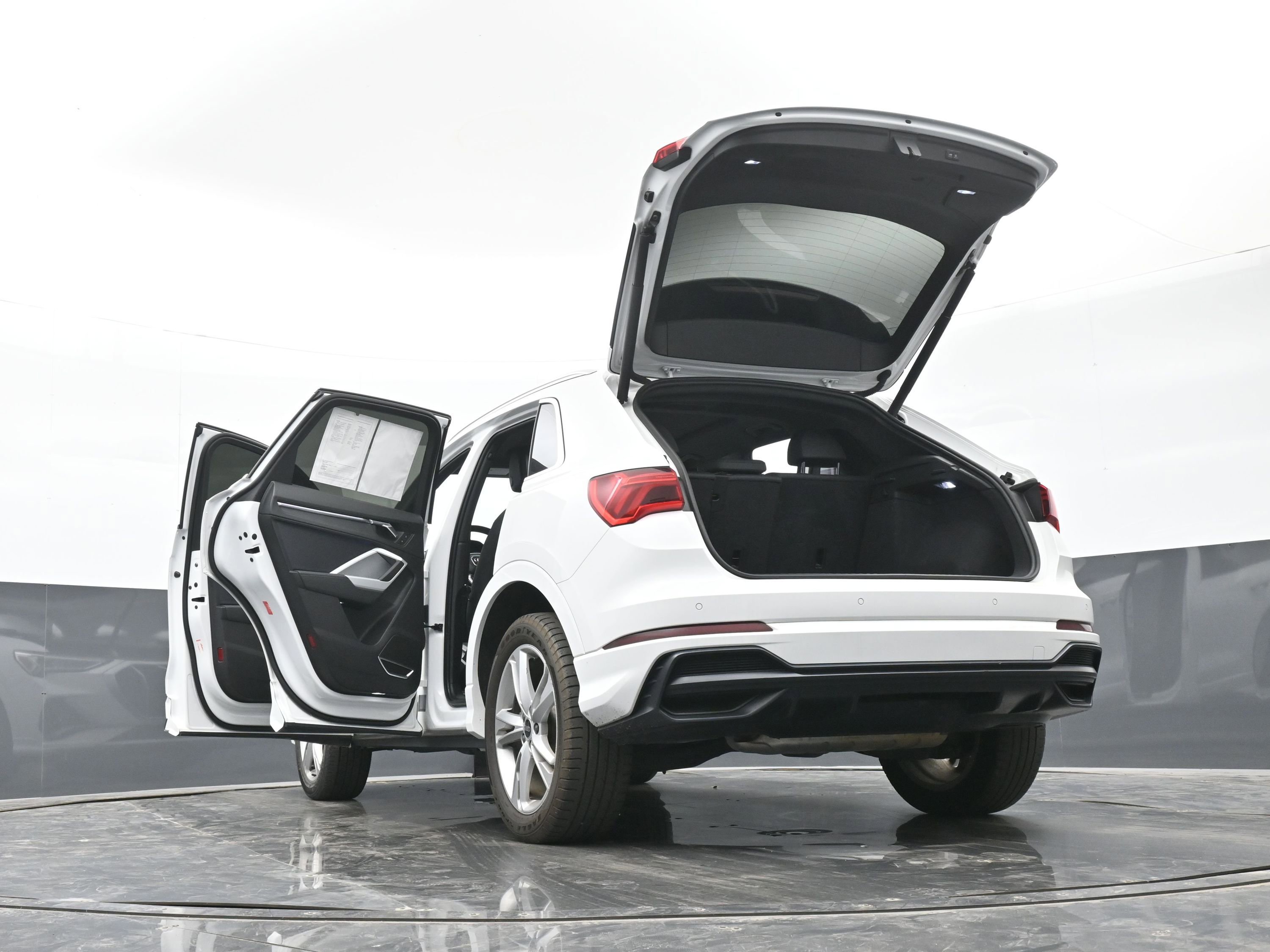 Used 2021 Audi Q3 2.0T Premium Plus w/ Premium Plus Package image 51