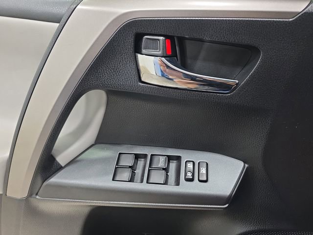 Used 2018 Toyota RAV4 XLE AWD/4WD image 28