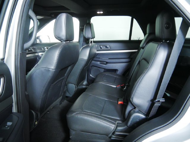 Certified 2018 Ford Explorer XLT AWD/4WD image 19
