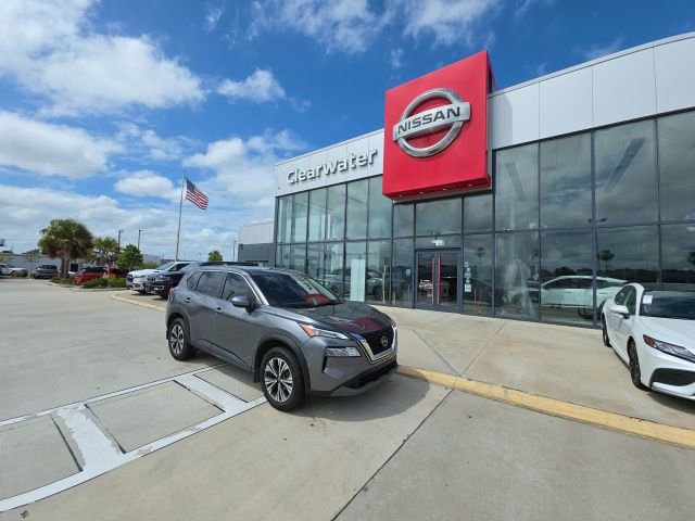Used 2023 Nissan Rogue SV image 1