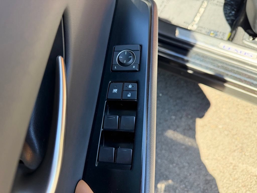 Used 2021 Lexus UX 250h w/ Premium Package AWD/4WD image 13