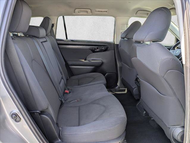 Used 2022 Toyota Highlander LE FWD image 20