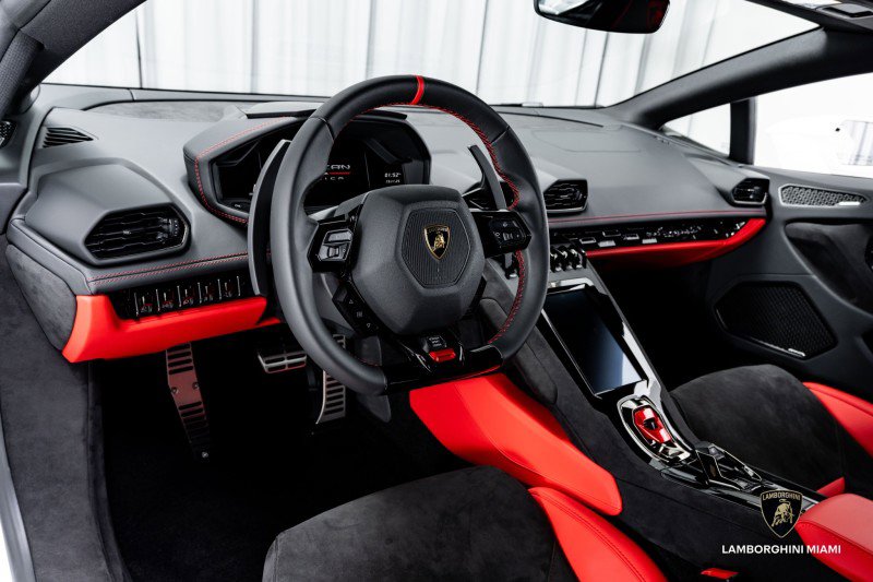 Used 2024 Lamborghini Huracan Tecnica image 34