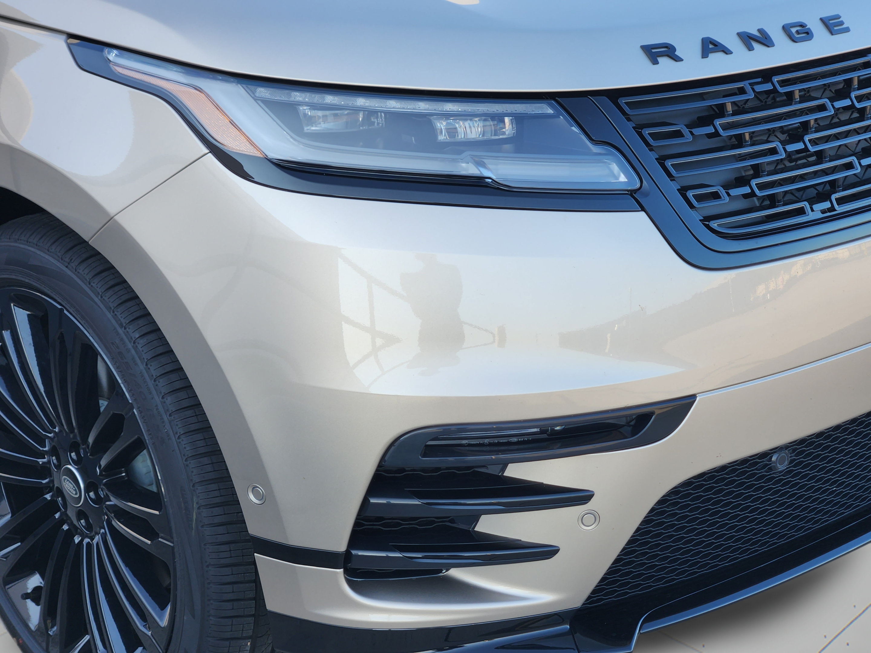 New 2026 Land Rover Range Rover Velar Belgravia AWD/4WD image 30