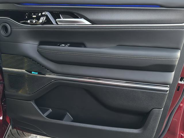 New 2026 Jeep Grand Wagoneer Summit w/ Rear Seat Video Group I image 38