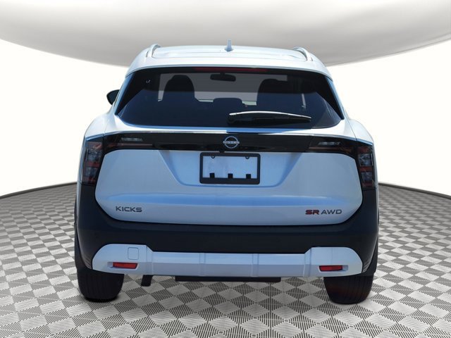 New 2025 Nissan Kicks SR image 4