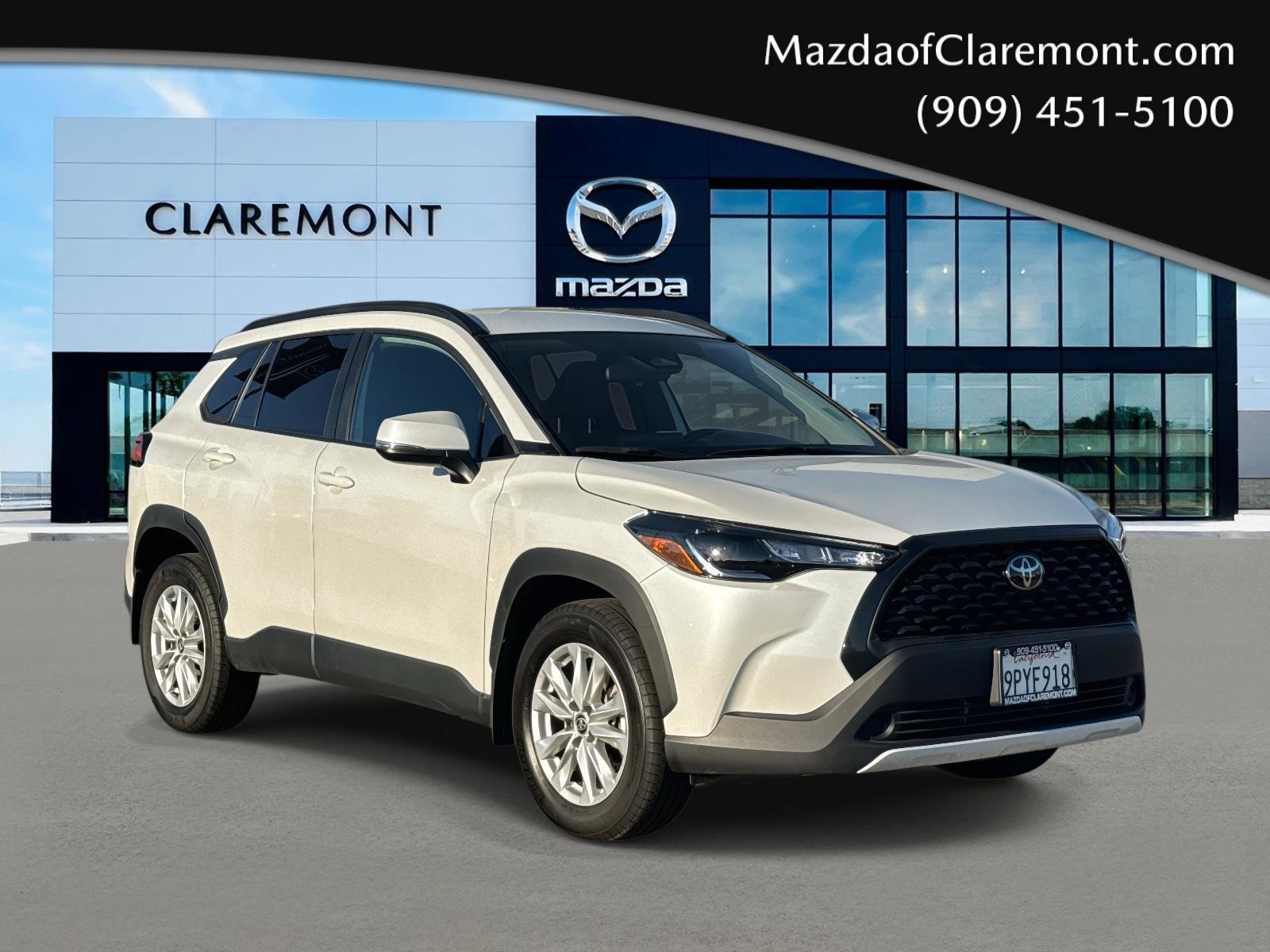 Used 2024 Toyota Corolla Cross LE image 1