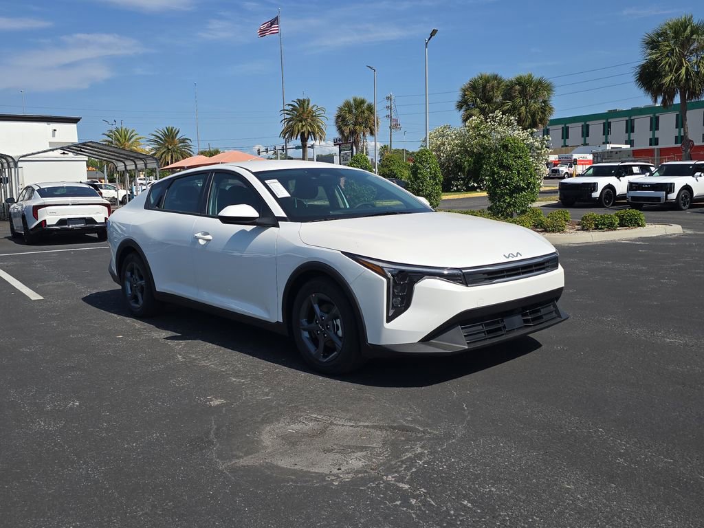 New 2026 Kia K4 FWD image 2