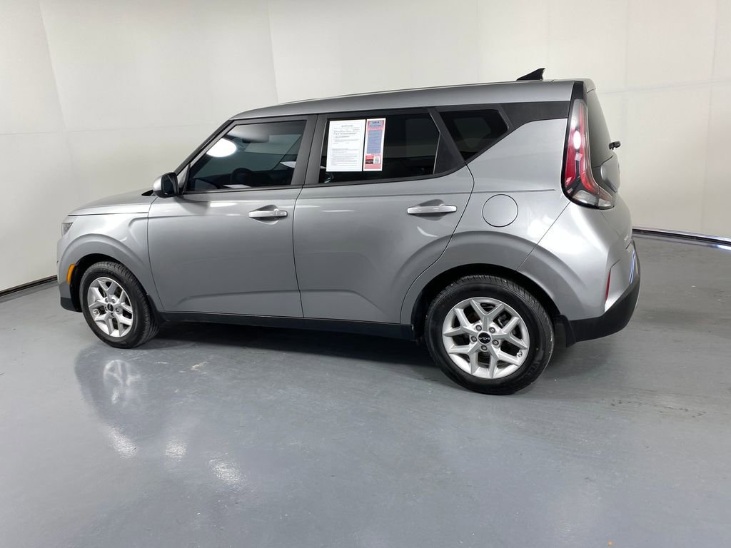 Used 2023 Kia Soul LX w/ Option Group 015 image 4
