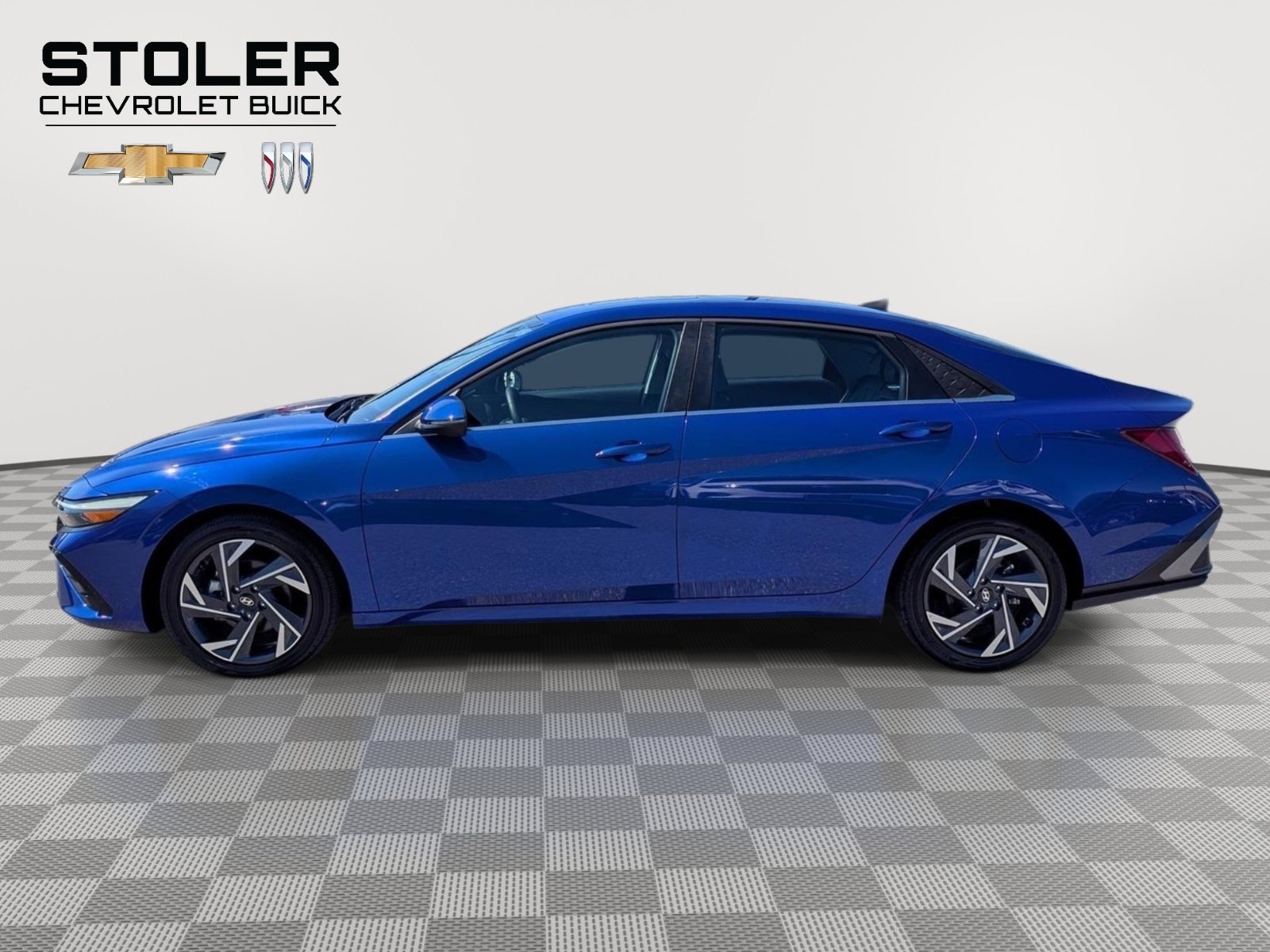 Used 2025 Hyundai Elantra Limited FWD image 2