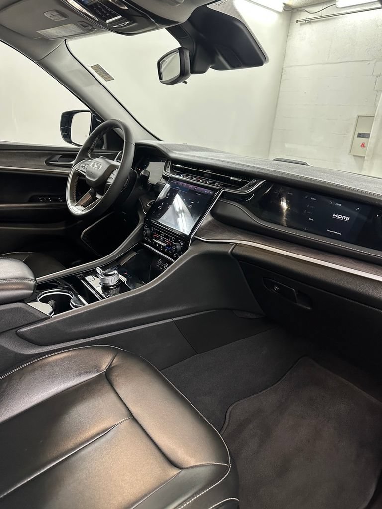 Used 2023 Jeep Grand Cherokee 4WD 4xe image 42