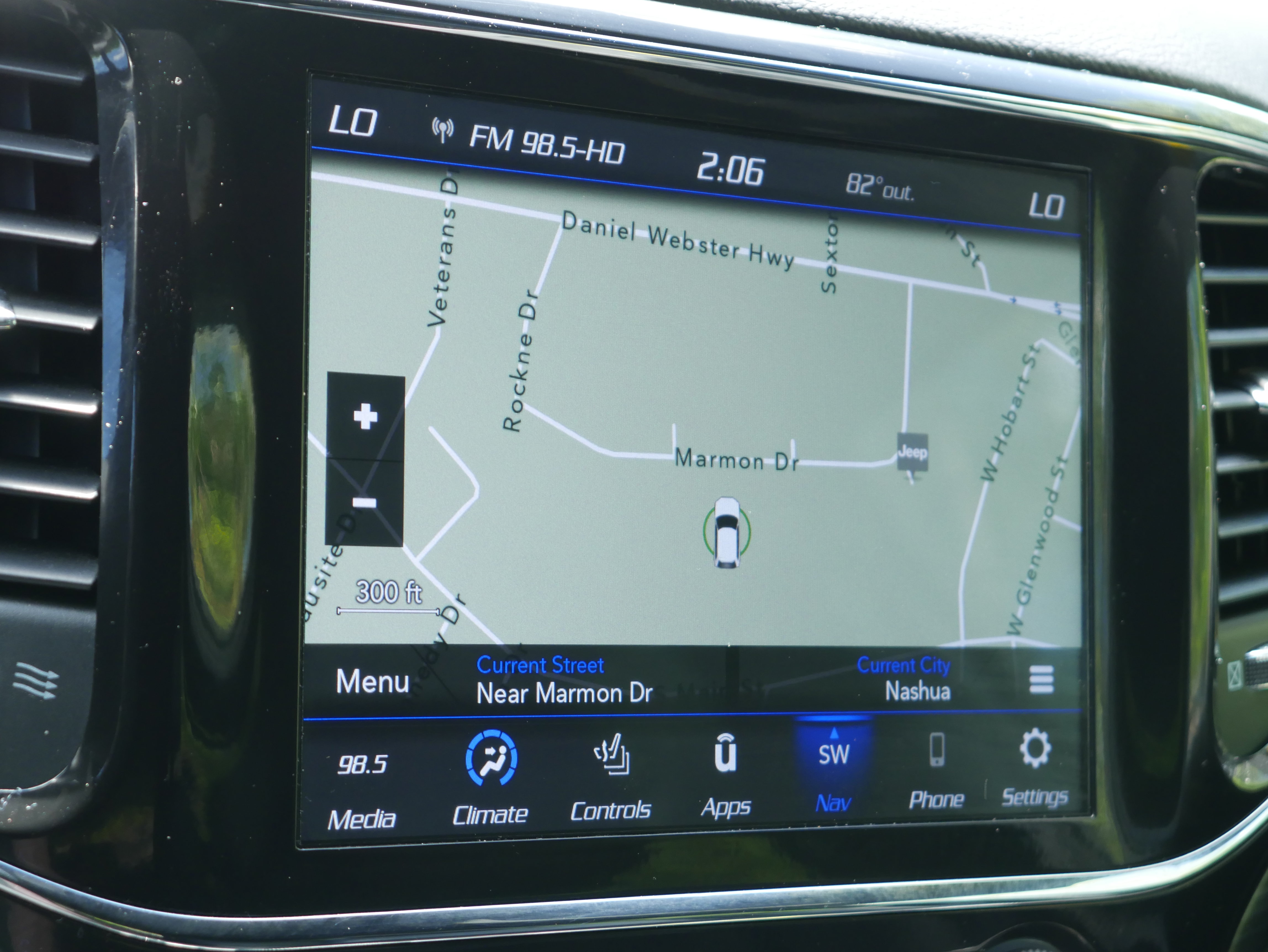 Used 2022 Jeep Grand Cherokee Laredo X AWD/4WD image 19