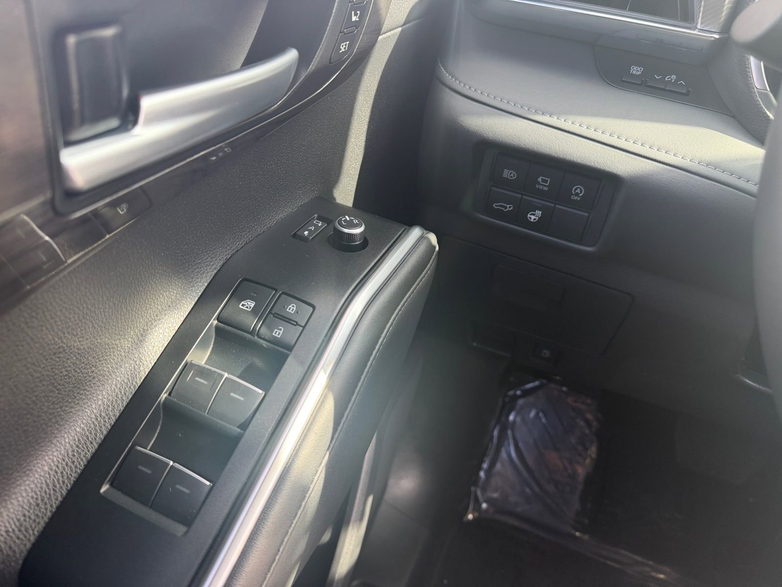 Certified 2025 Toyota Highlander Platinum image 22