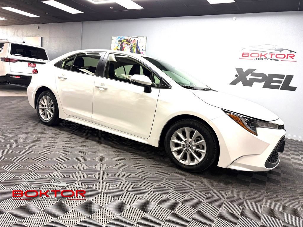 Used 2020 Toyota Corolla XLE w/ Carpet Mat Package (TMS) FWD image 1