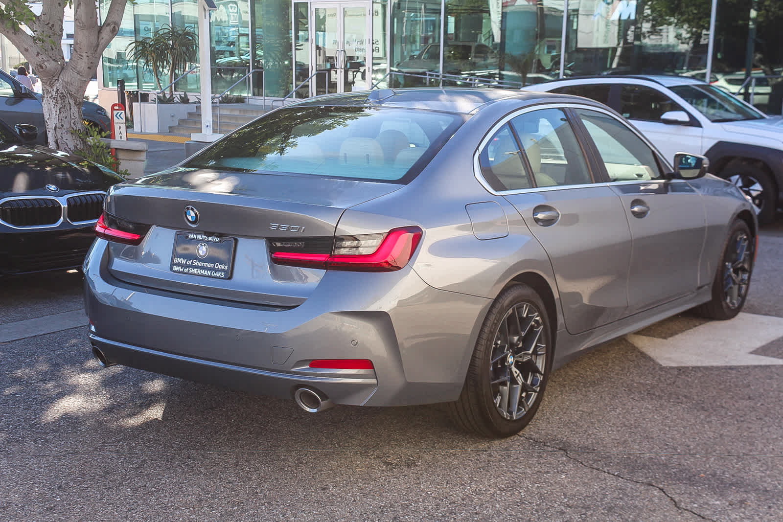 Used 2026 BMW 330i Sedan w/ Premium Package RWD image 4
