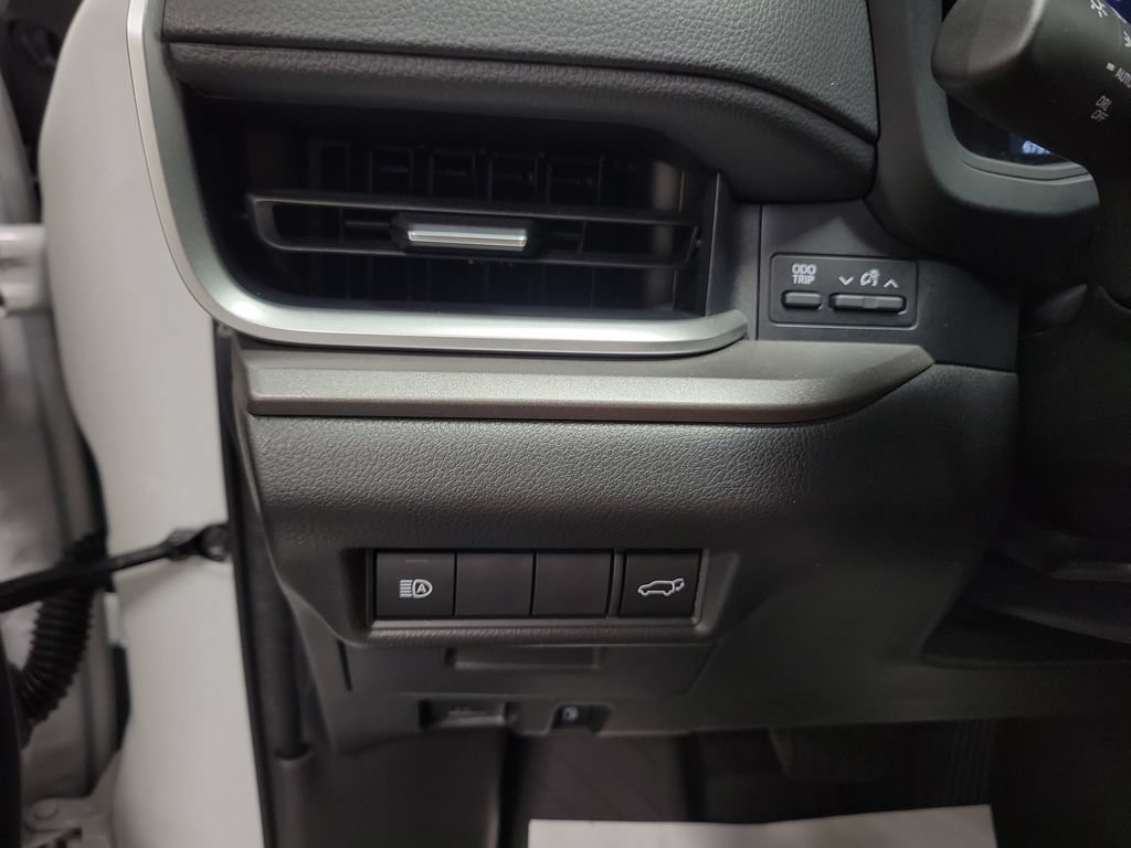Used 2026 Toyota Grand Highlander AWD image 23