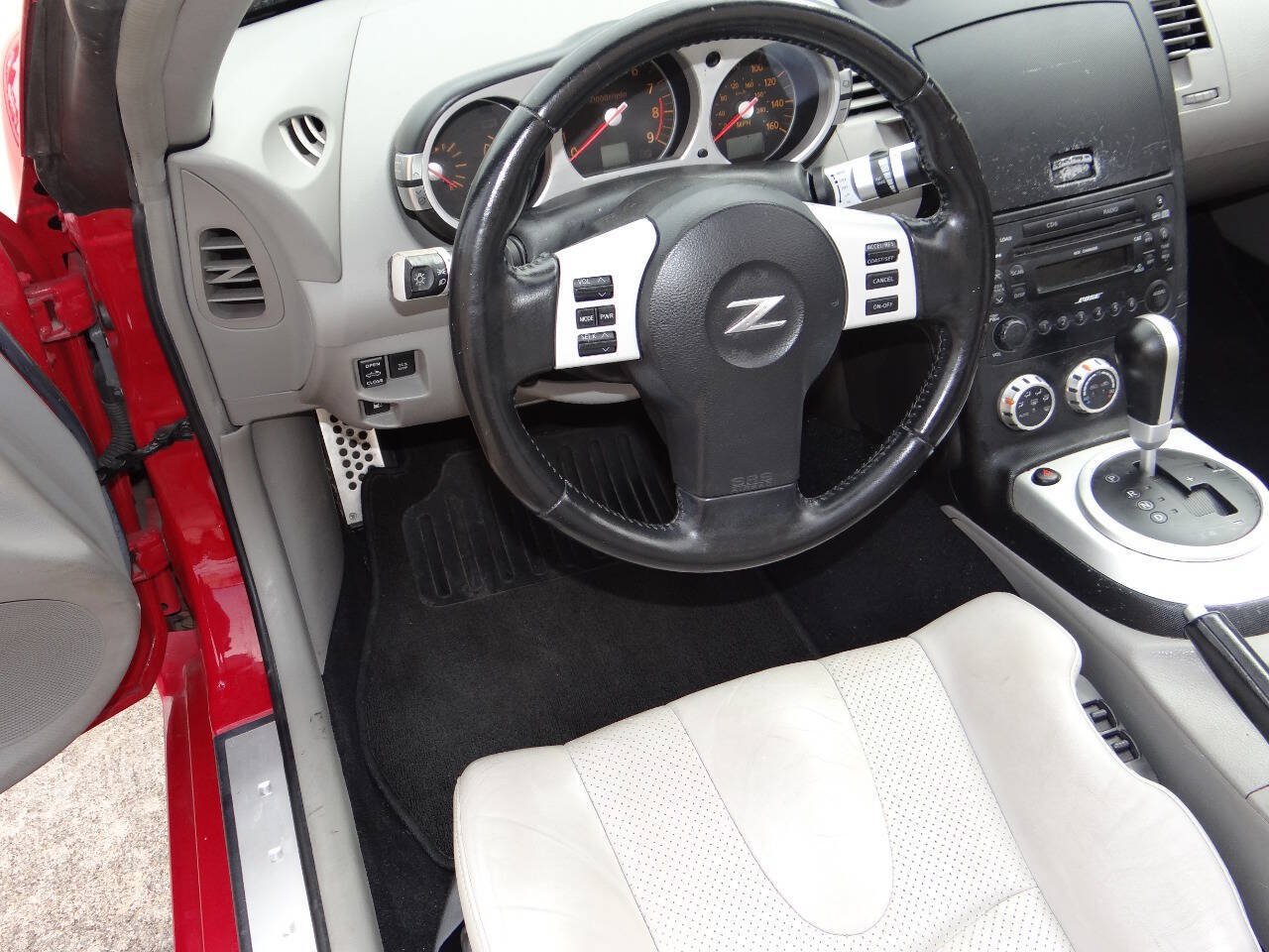 Used 2007 Nissan 350Z Touring RWD image 12