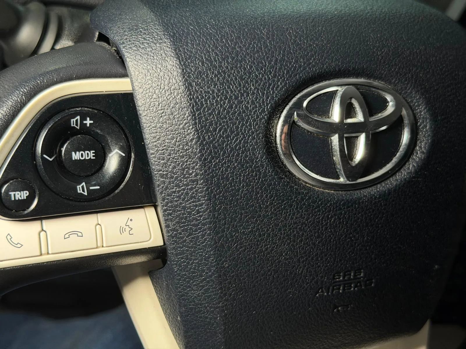 Used 2017 Toyota Prius Prime Premium w/ Preferred Accessory Package FWD image 35