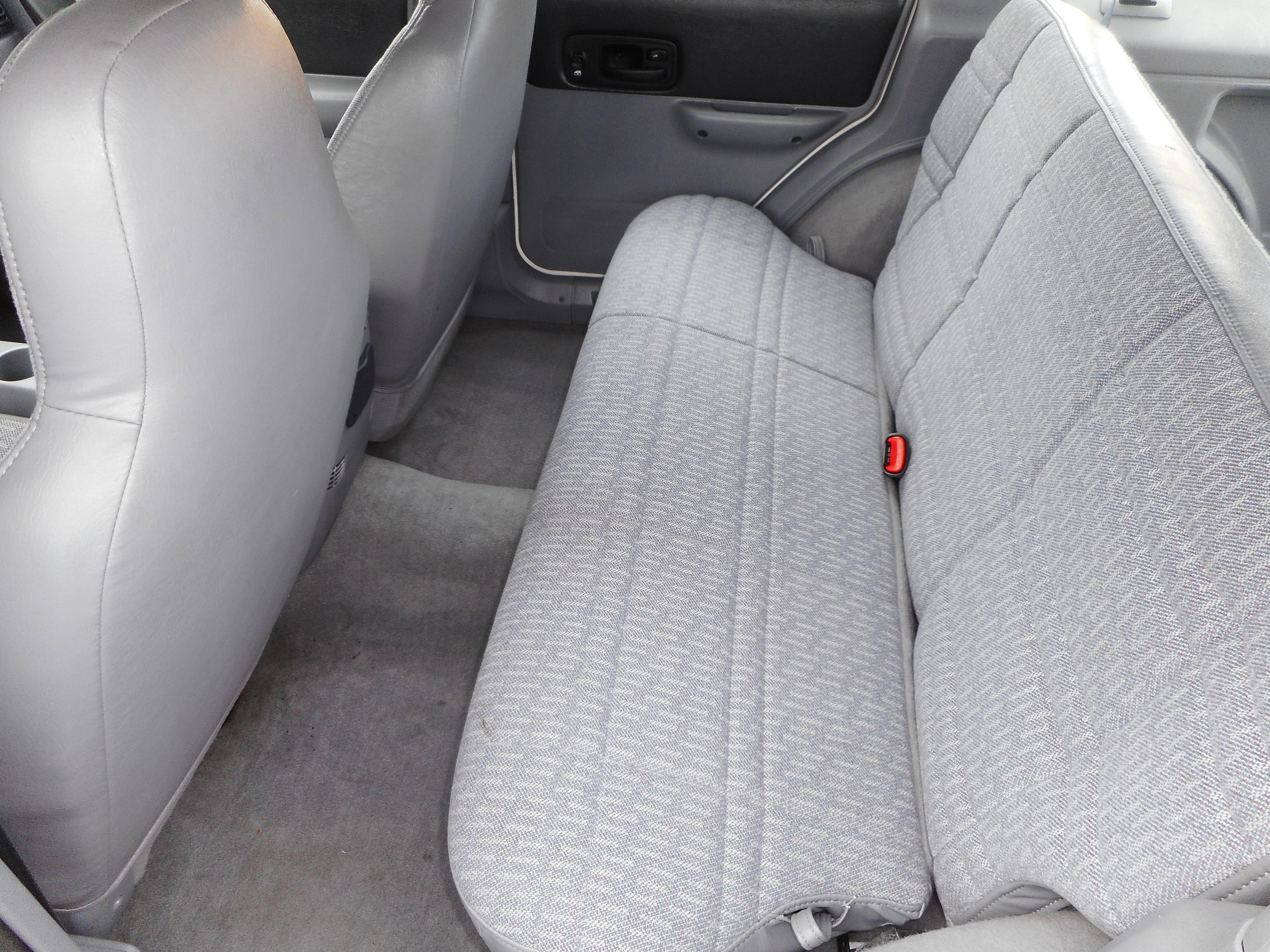Used 1998 Jeep Cherokee SE image 18