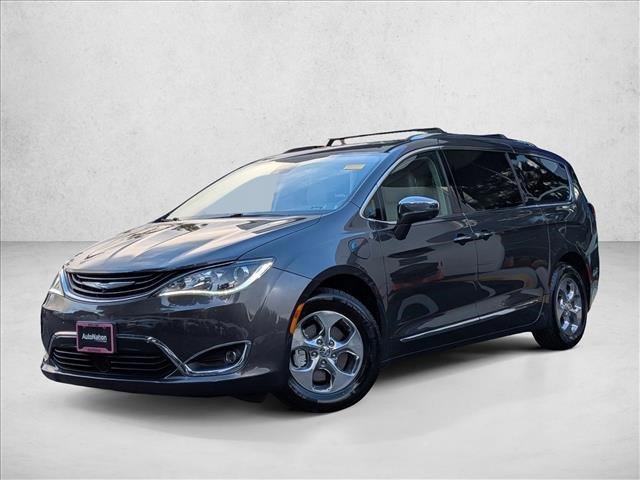 Used 2018 Chrysler Pacifica Limited w/ Advanced Safetytec Group image 1