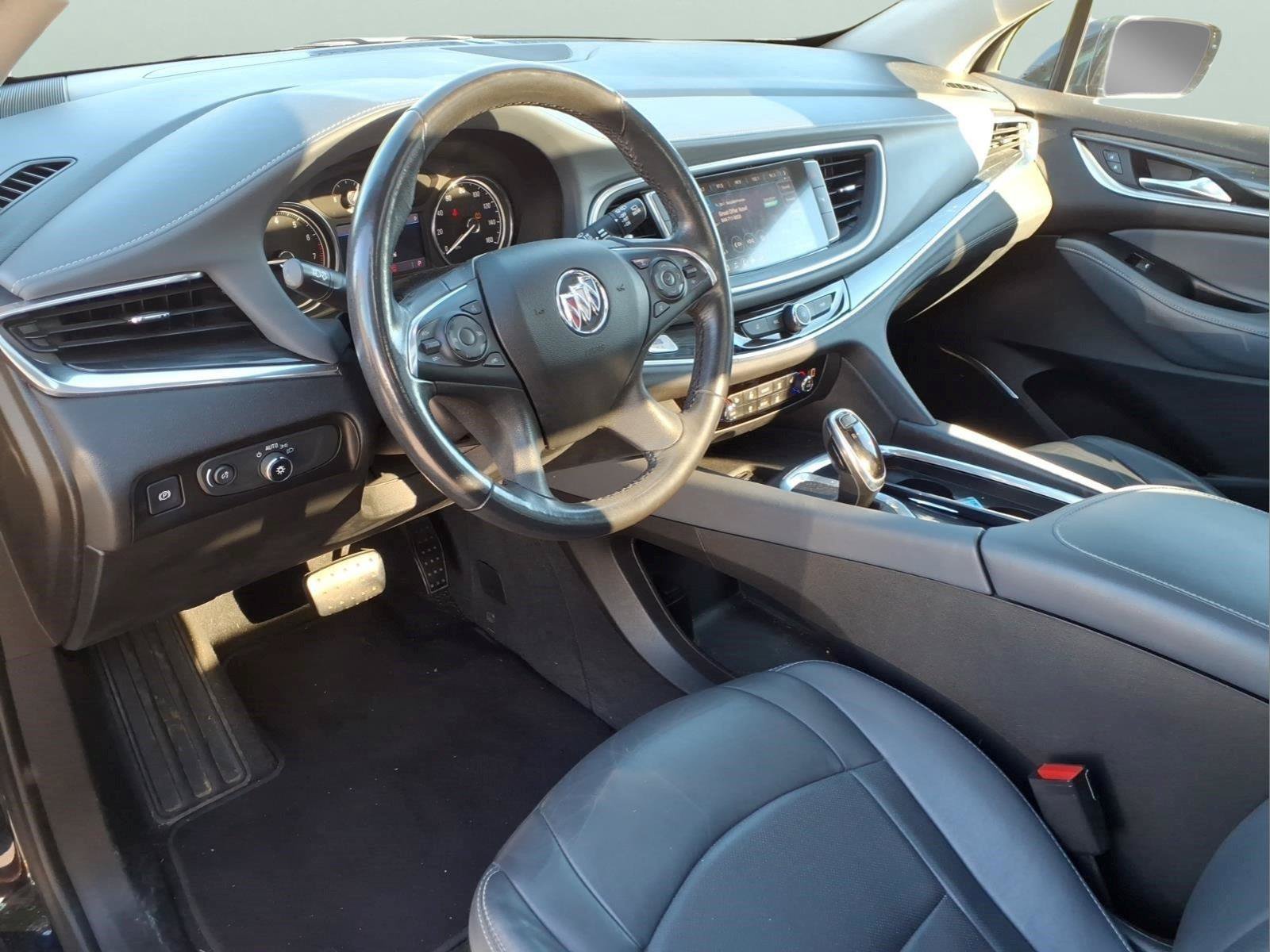 Used 2020 Buick Enclave Essence AWD/4WD image 24