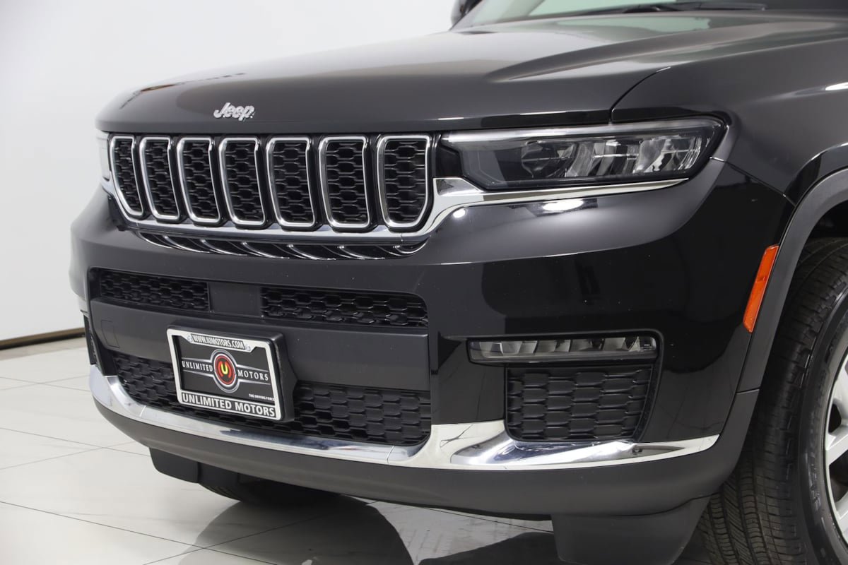 Used 2023 Jeep Grand Cherokee L Limited AWD/4WD image 57