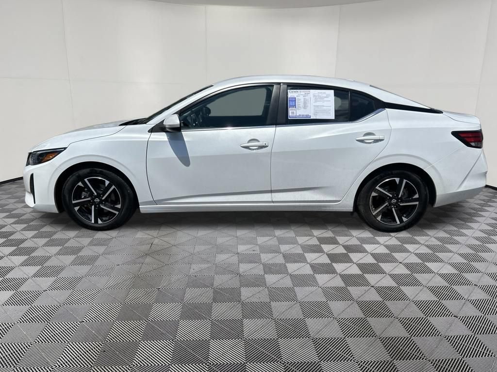 Used 2024 Nissan Sentra SV FWD image 4