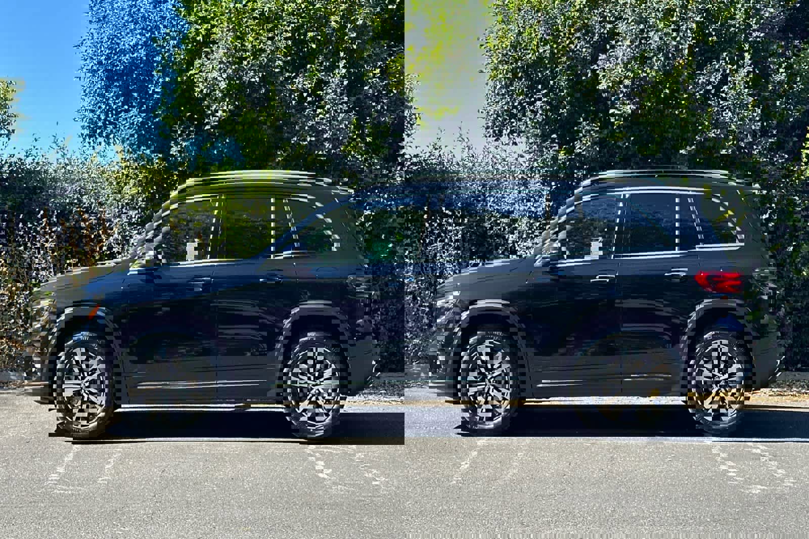 New 2025 Mercedes-Benz GLB 250 image 6