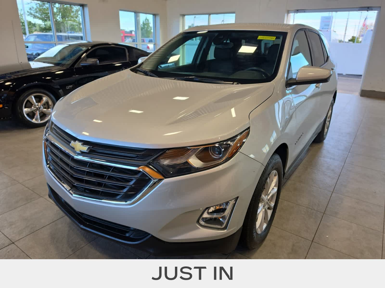 Used 2020 Chevrolet Equinox LT w/ Driver Convenience Package FWD image 1